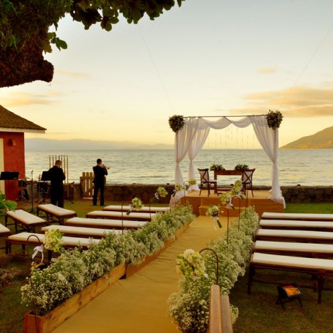 Casamento Ana Luiza e Lucas - Viela da Praia (foto: Fernando Tomanik) - Mara Perez Arquitetura de Festas